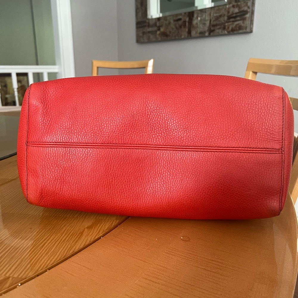 GUCCI Leather Swing Tote Bag Red Gold Hardware Large - Picture 6 of 16